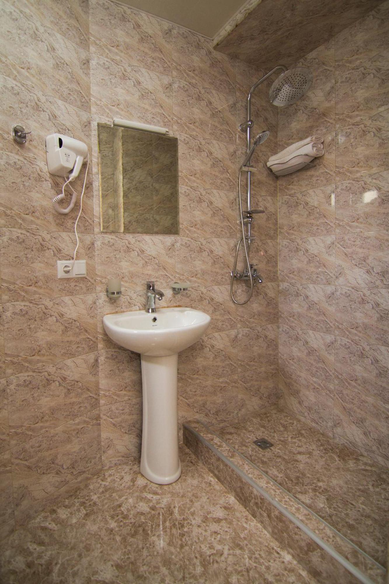 Hotel Care Inn Tbilisi Exterior photo